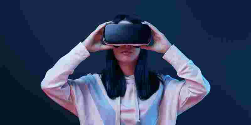 Apple dramaticky pokročil ve vývoji AR/VR headsetu. Finální verze brýlí má být pekelně drahá